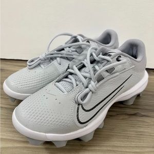 Women’s softball Cleats